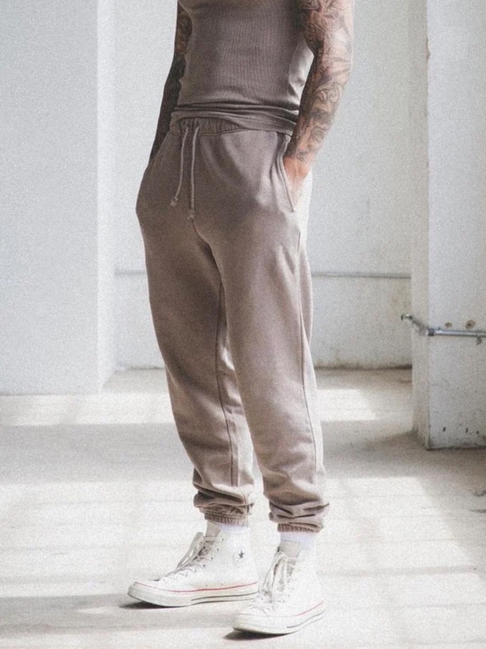 Elwood Core Sweatpant Jogger Vintage Brown Size Medium Unisex NWT